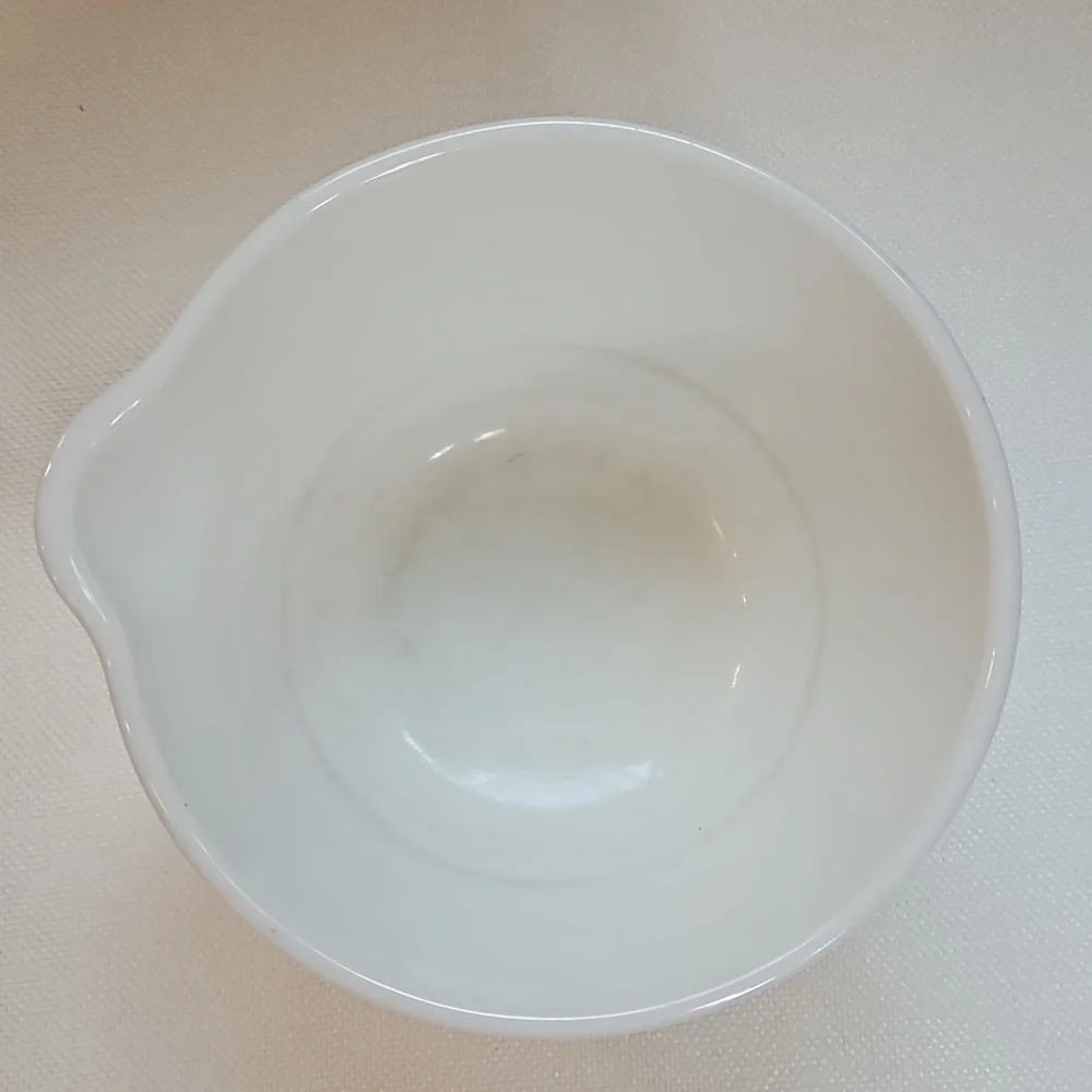 Vintage 40s PYREX Hamilton Beach White Milk Glass Mixing Bowl W/ Pour Spout USA